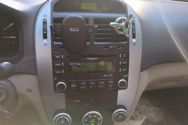 Used Kia Cerato 2007 1.6L MT GLS Audio And AC Panel