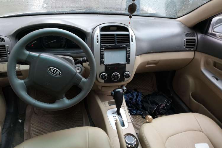 Used Kia Cerato 2007 1.6L AT GL Center Console