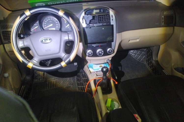 Used Kia Cerato 2007 1.6L MT GL Center Console