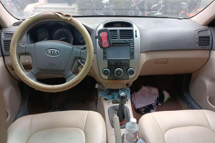 Used Kia Cerato 2007 1.6L MT GL Center Console