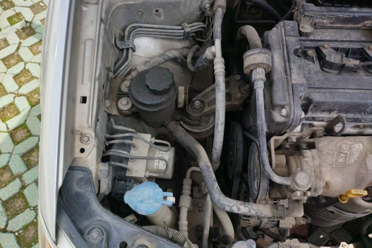 Used Kia Cerato 2007 1.6L MT GL Engine Bay Right