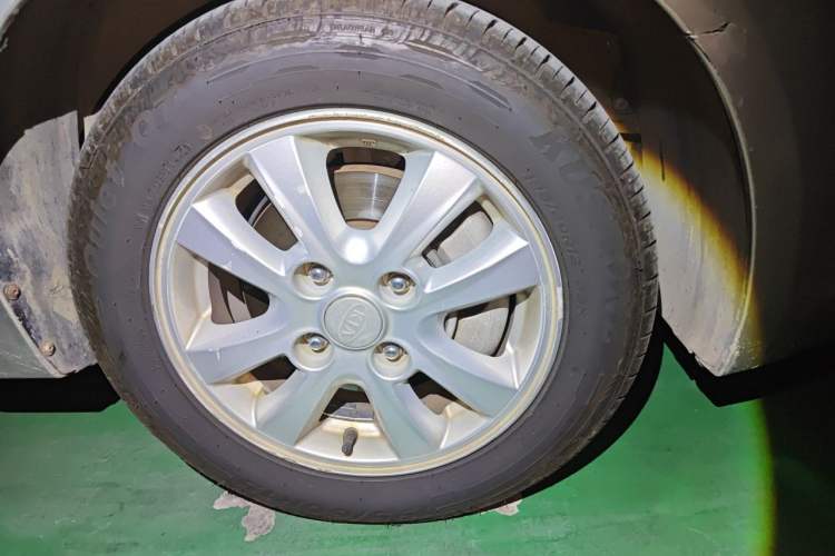 Used Kia Cerato 2007 1.6L AT GLS Right Front Wheel Hub