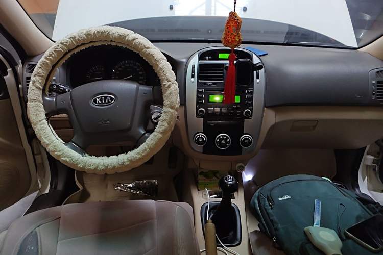 Used Kia Cerato 2007 1.6L MT GLS Center Console