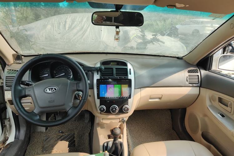 Used Kia Cerato 2007 1.6L MT GL Center Console