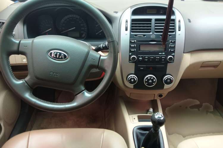 Used Kia Cerato 2007 1.6L MT GLS Center Console