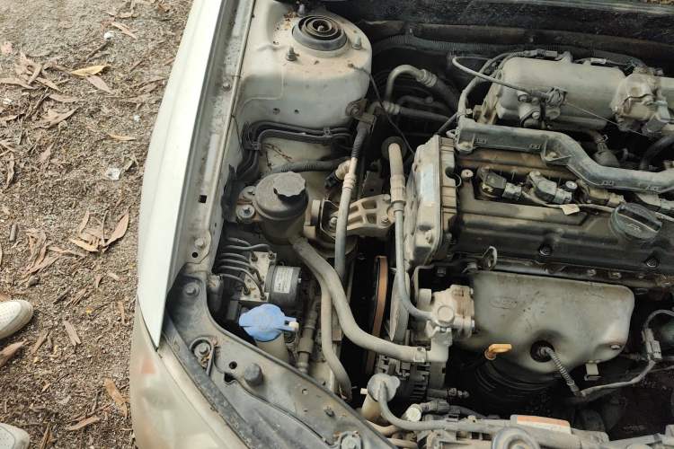 Used Kia Cerato 2007 1.6L MT GL Engine Bay Right