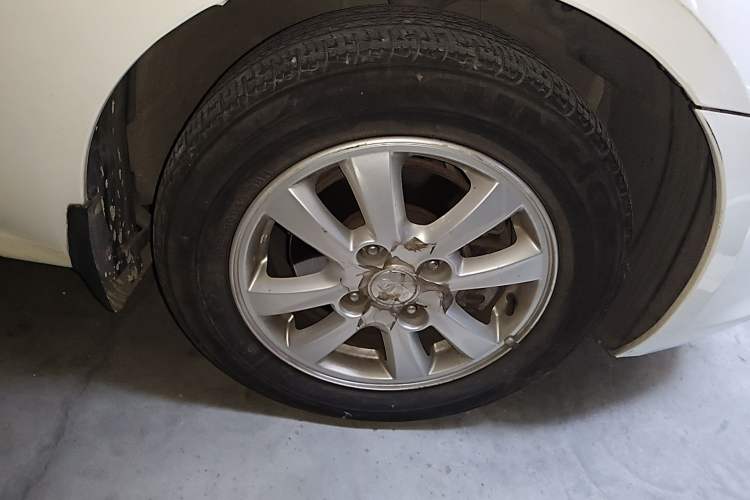 Used Kia Cerato 2007 1.6L MT GLS Right Front Wheel Hub
