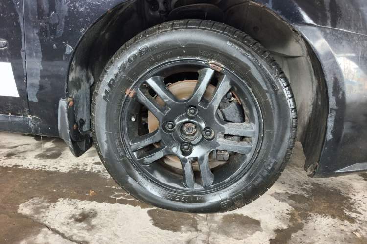 Used Kia Cerato 2008 European-style 1.6 MT GL Right Front Wheel Hub