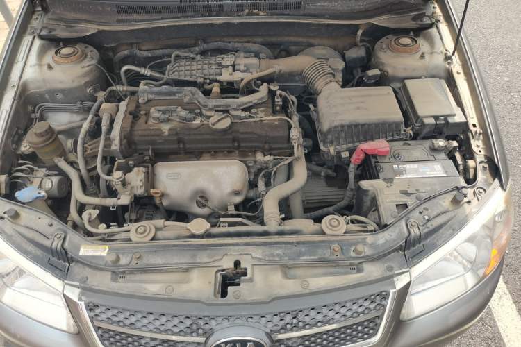 Used Kia Cerato 2008 European-style 1.6 MT GL Engine Bay