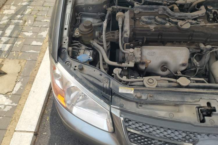 Used Kia Cerato 2008 European-style 1.6 MT GL Engine Bay Right