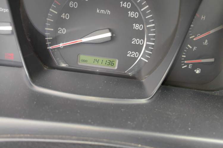 Used Kia Cerato 2008 European-style 1.6 MT GL Odometer Close Up