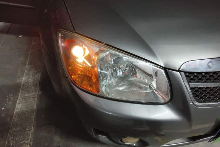 Used Kia Cerato 2008 European-style 1.6 MT GLS Right Front Headlight