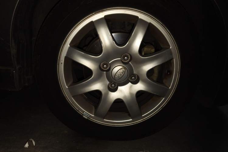 Used Kia Cerato 2008 European-style 1.6 MT GLS Right Front Wheel Hub