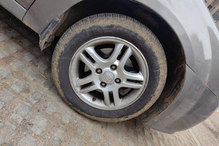 Used Kia Cerato 2008 European-style 1.6 MT GL Right Front Wheel Hub