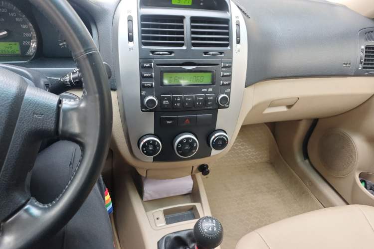 Used Kia Cerato 2008 European-style 1.6 MT GLS Audio And AC Panel