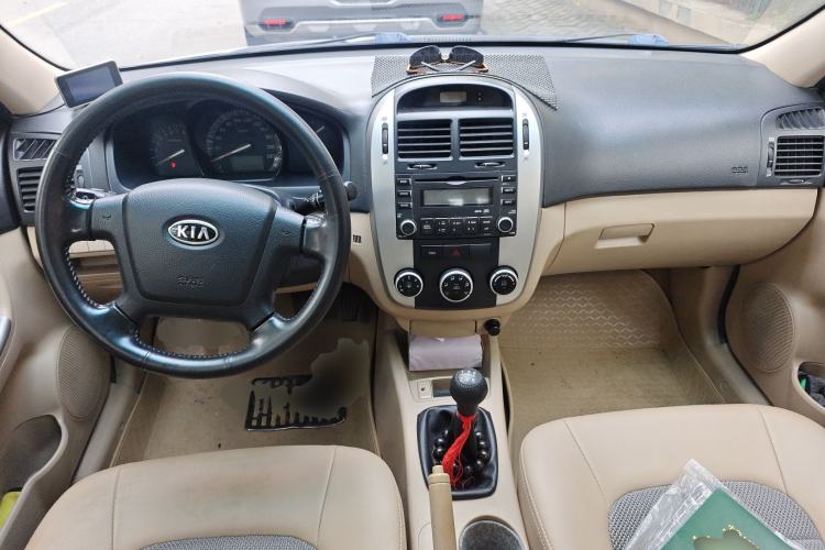 Used Kia Cerato 2008 European-style 1.6 MT GLS Center Console