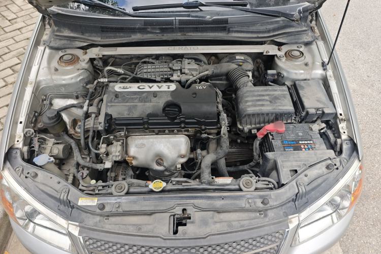 Used Kia Cerato 2008 European-style 1.6 MT GLS Engine Bay
