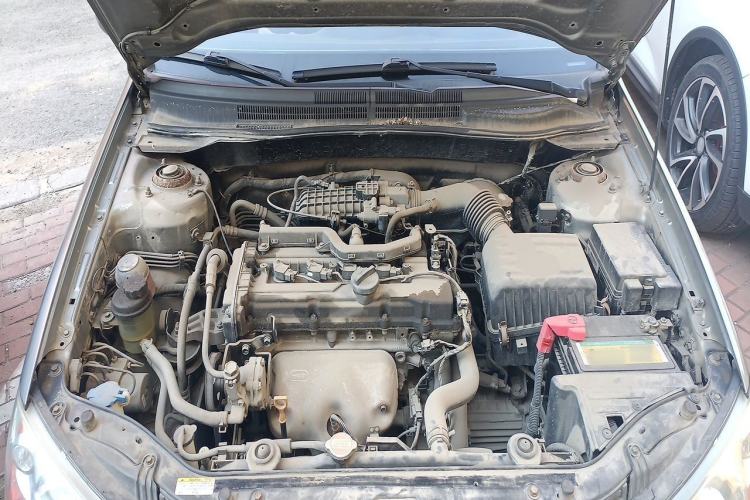 Used Kia Cerato 2008 European-style 1.6 MT GL Engine Bay