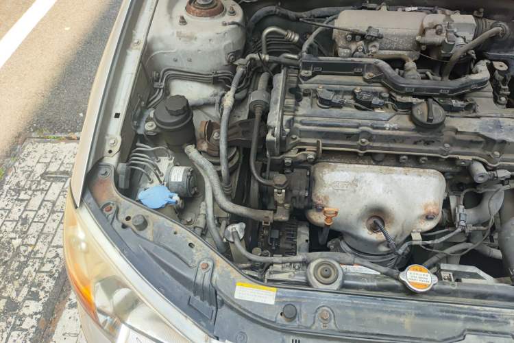 Used Kia Cerato 2008 European-style 1.6 MT GL Engine Bay Right