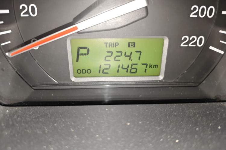 Used Kia Cerato 2008 European-style 1.6 MT GL Odometer Close Up