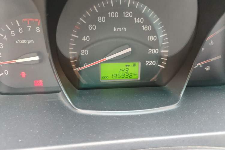 Used Kia Cerato 2008 European-style 1.6 MT GLS Odometer Close Up