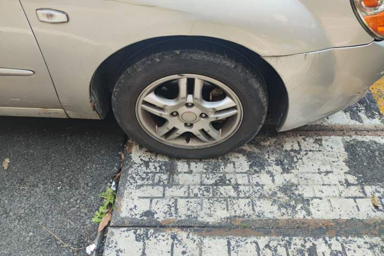 Used Kia Cerato 2008 European-style 1.6 MT GL Right Front Wheel Hub