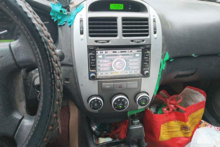 Used Kia Cerato 2010 1.6 AT GL Audio And AC Panel