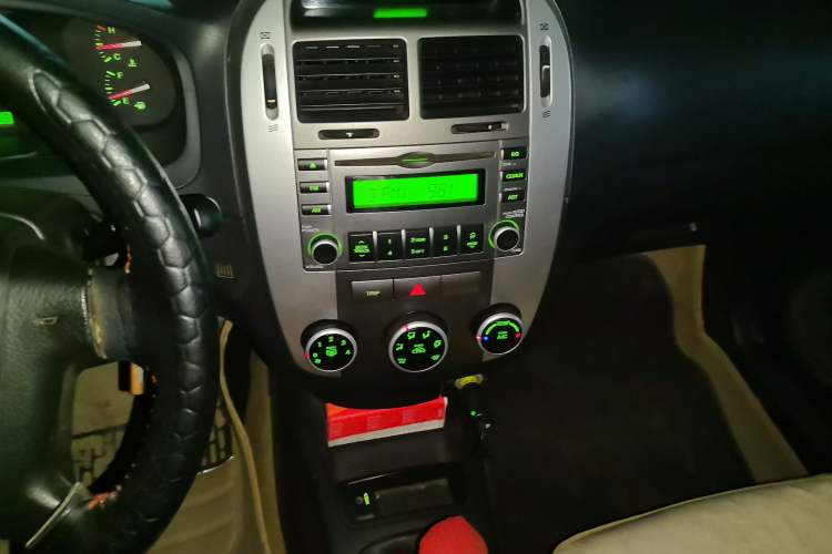 Used Kia Cerato 2010 1.6L MT GL Audio And AC Panel