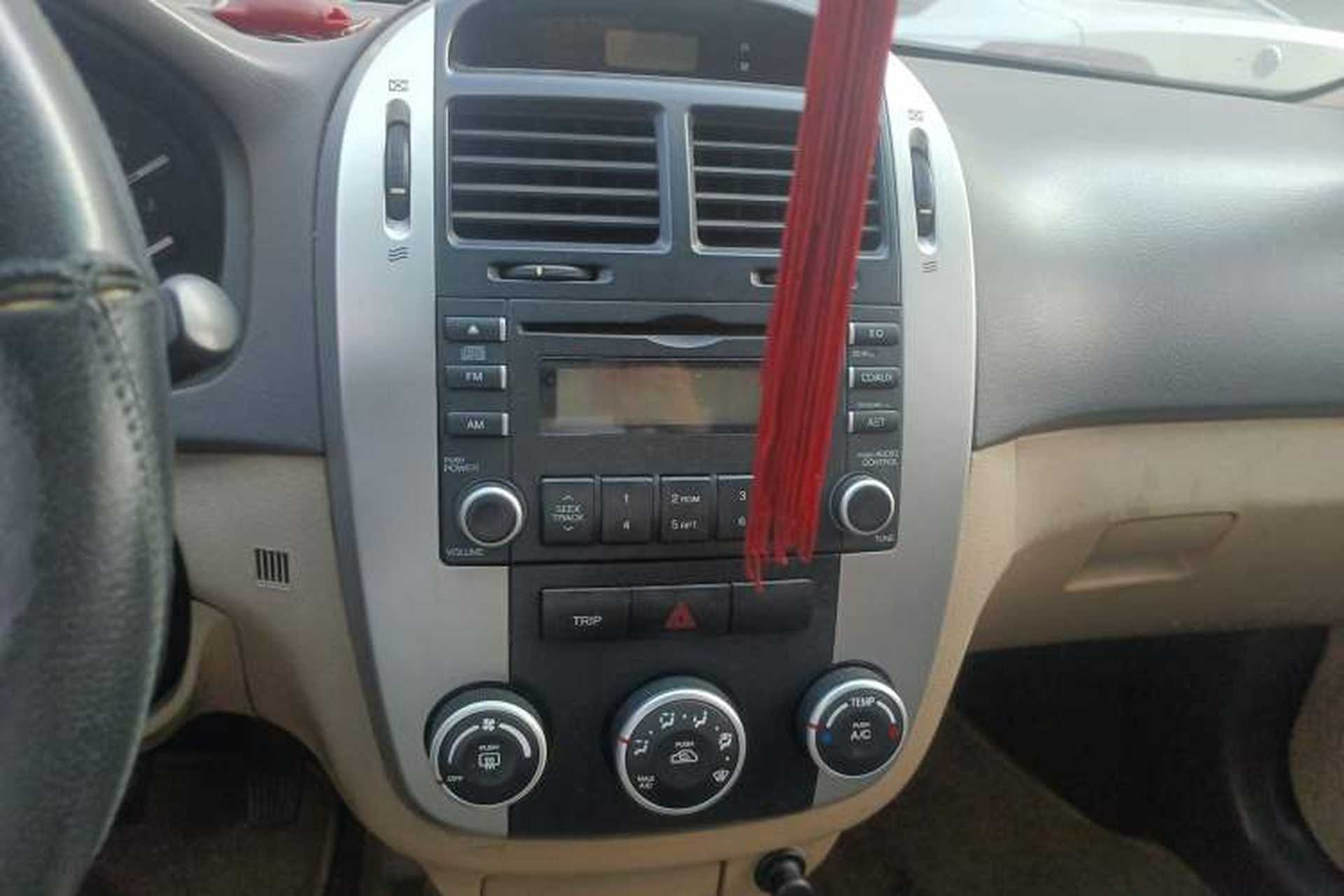 Used Kia Cerato 2010 1.6L MT GL Audio And AC Panel