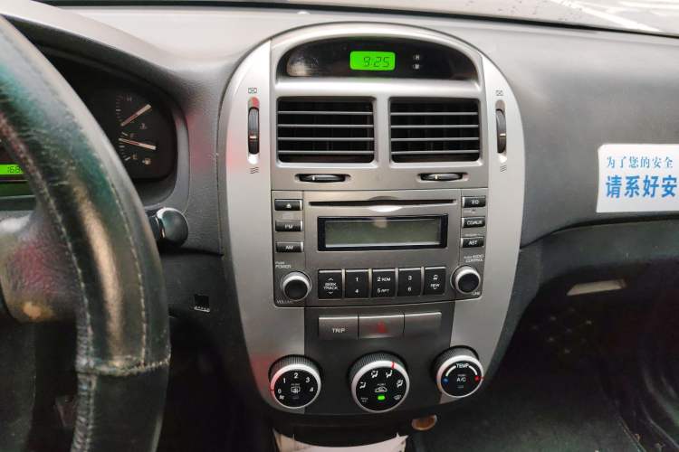Used Kia Cerato 2010 1.6L MT GL Audio And AC Panel