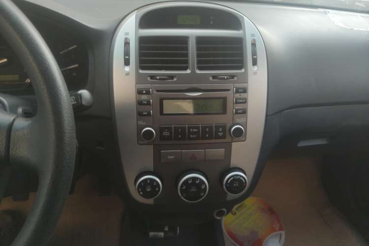 Used Kia Cerato 2010 1.6L MT GL Audio And AC Panel
