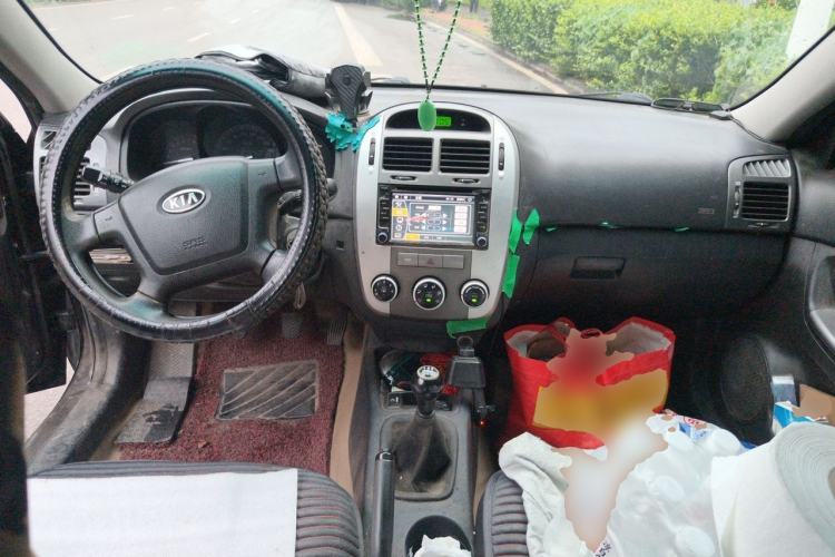 Used Kia Cerato 2010 1.6 AT GL Center Console