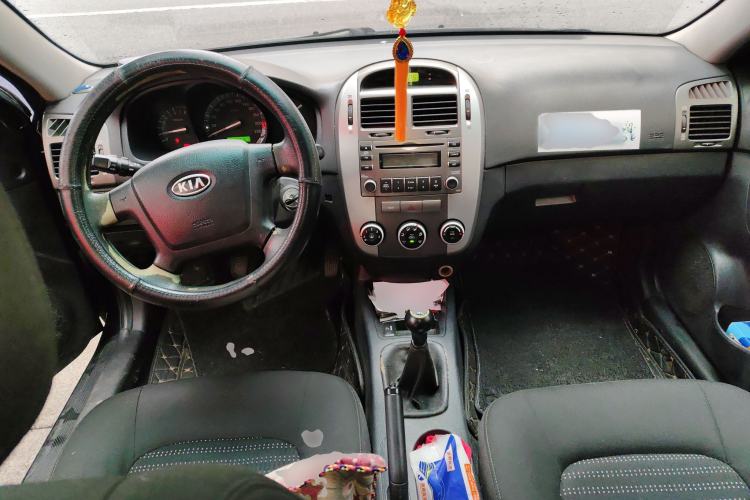 Used Kia Cerato 2010 1.6L MT GL Center Console