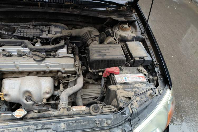 Used Kia Cerato 2010 1.6L MT GL Engine Bay Left