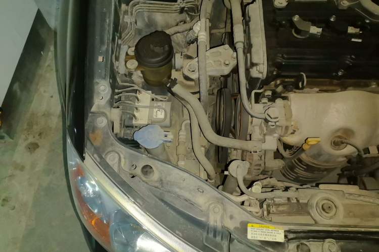 Used Kia Cerato 2010 1.6L MT GL Engine Bay Right