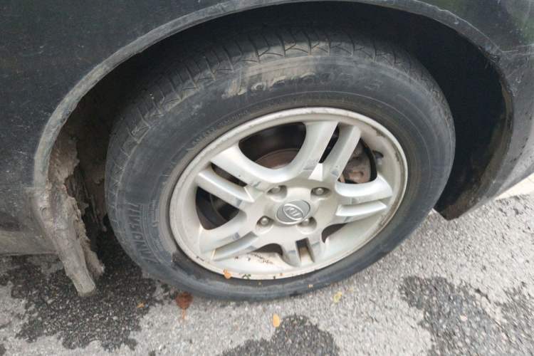 Used Kia Cerato 2010 1.6 AT GL Right Front Wheel Hub