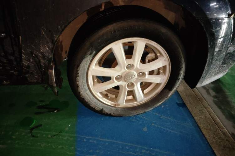 Used Kia Cerato 2010 1.6L MT GL Right Front Wheel Hub