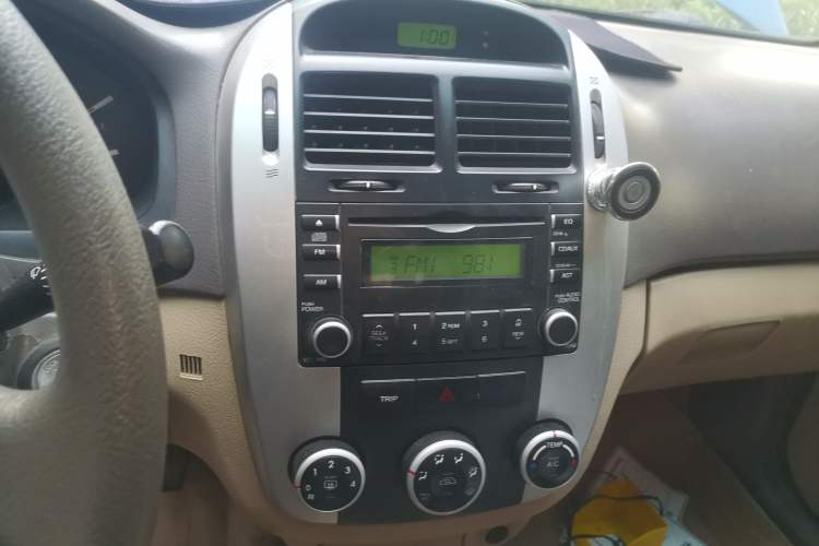 Used Kia Cerato 2010 1.6L MT GL Audio And AC Panel