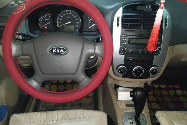 Used Kia Cerato 2010 1.6 AT GL Center Console