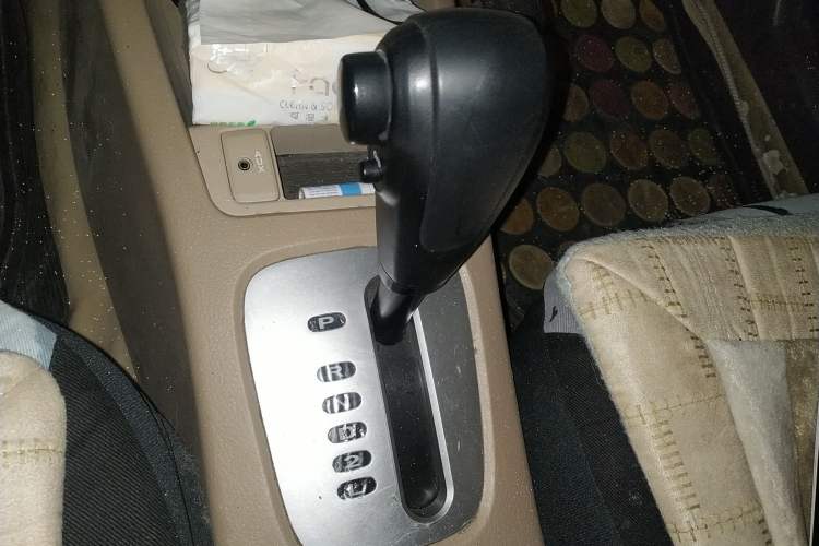 Used Kia Cerato 2010 1.6 AT GL Gear Lever