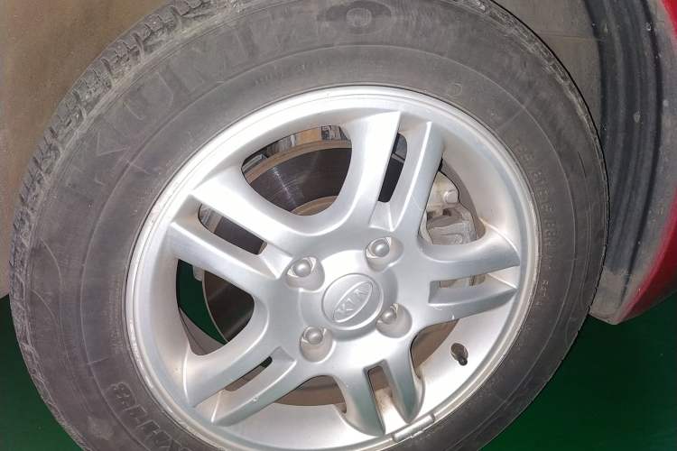 Used Kia Cerato 2010 1.6 AT GL Right Front Wheel Hub