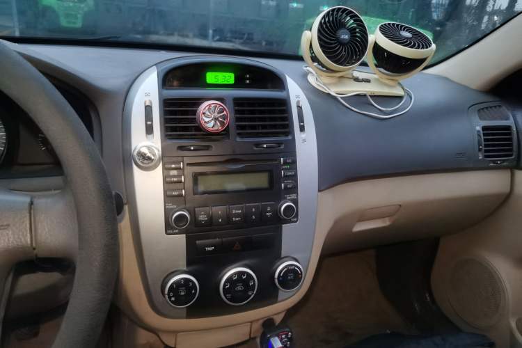 Used Kia Cerato 2010 1.6L MT GL Audio And AC Panel