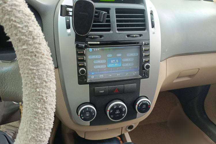 Used Kia Cerato 2010 1.6 AT GL Audio And AC Panel