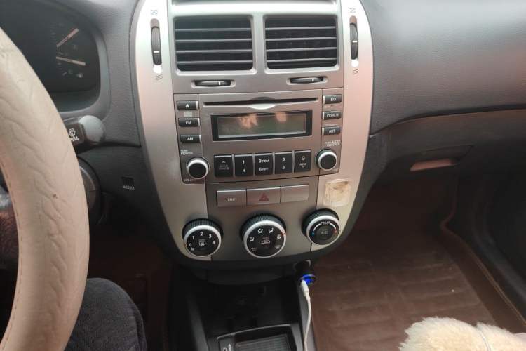Used Kia Cerato 2010 1.6L MT GL Audio And AC Panel