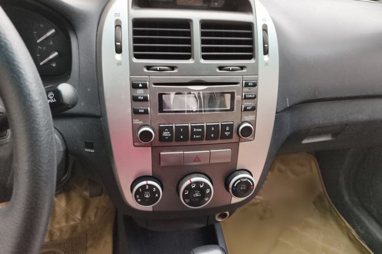 Used Kia Cerato 2010 1.6 AT GL Audio And AC Panel