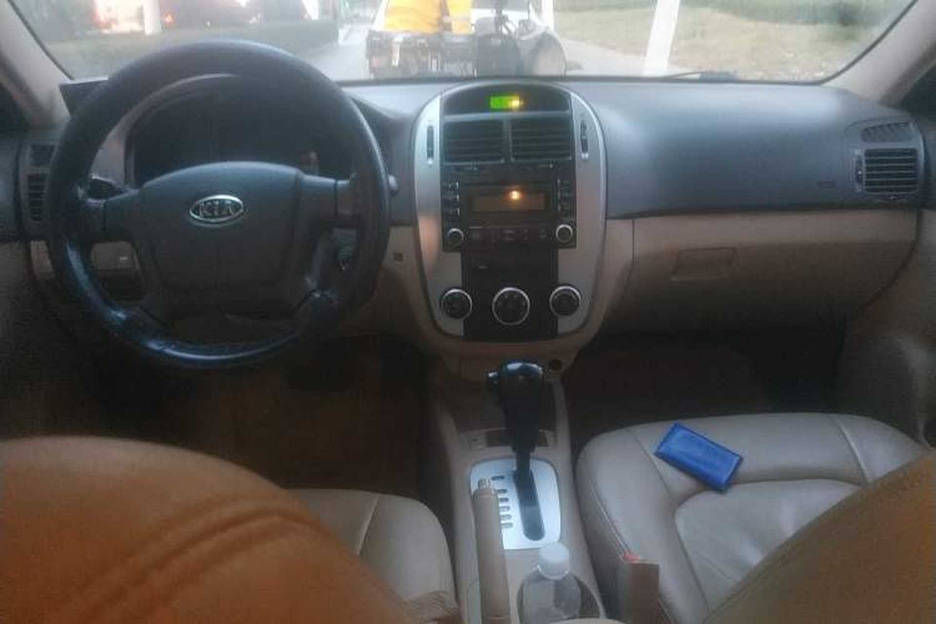 Used Kia Cerato 2010 1.6 AT GL Center Console