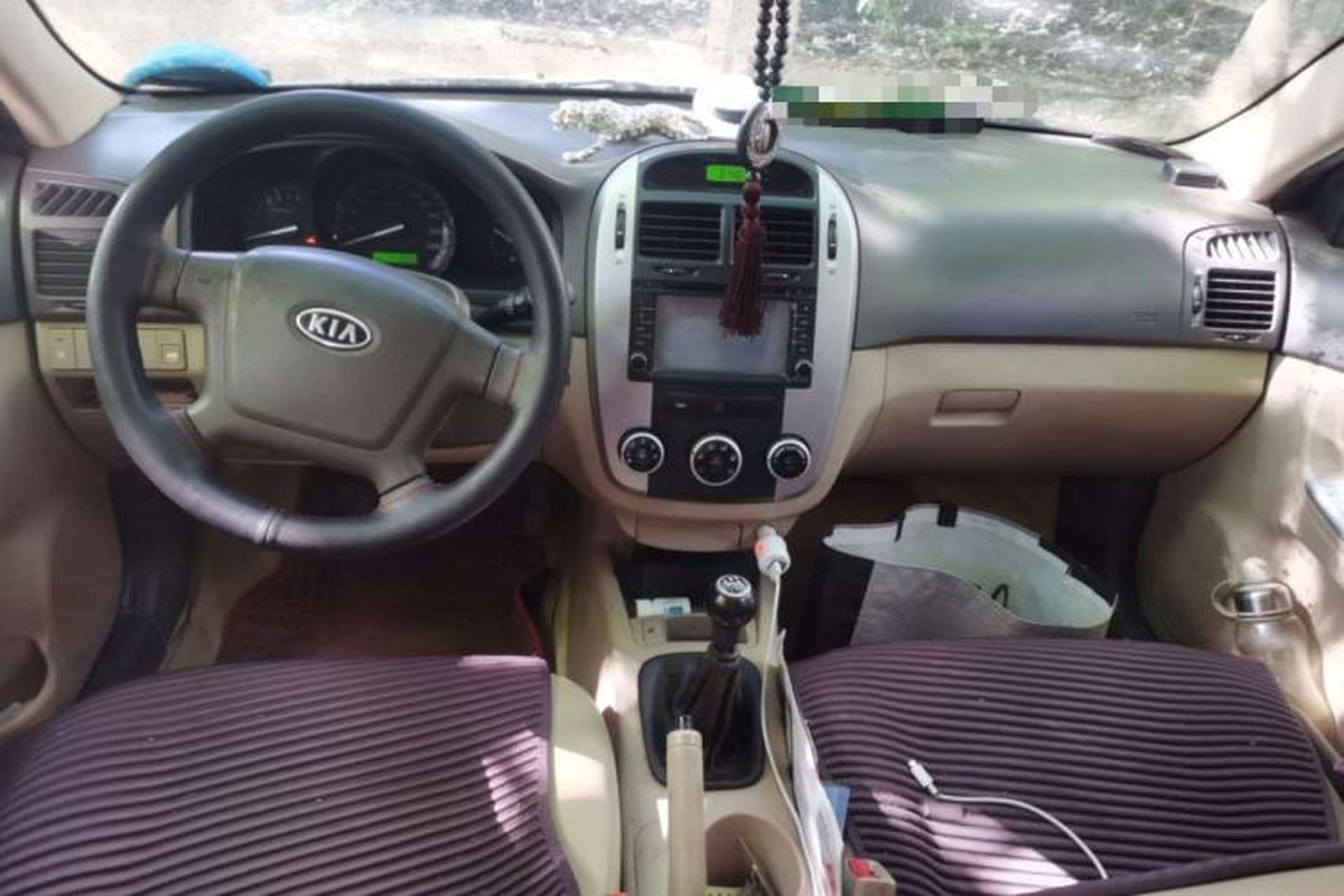 Used Kia Cerato 2010 1.6L MT GL Center Console