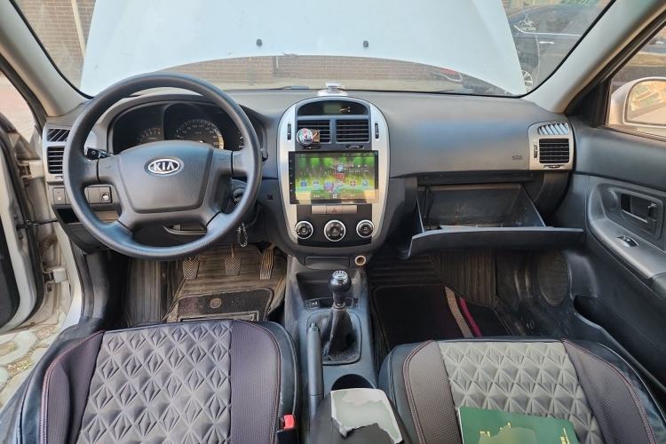 Used Kia Cerato 2010 1.6L MT GL Center Console
