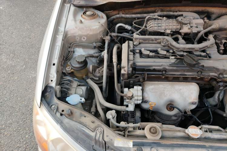 Used Kia Cerato 2010 1.6 AT GL Engine Bay Right