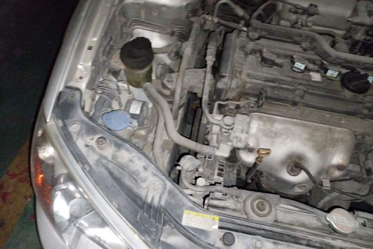Used Kia Cerato 2010 1.6L MT GL Engine Bay Right